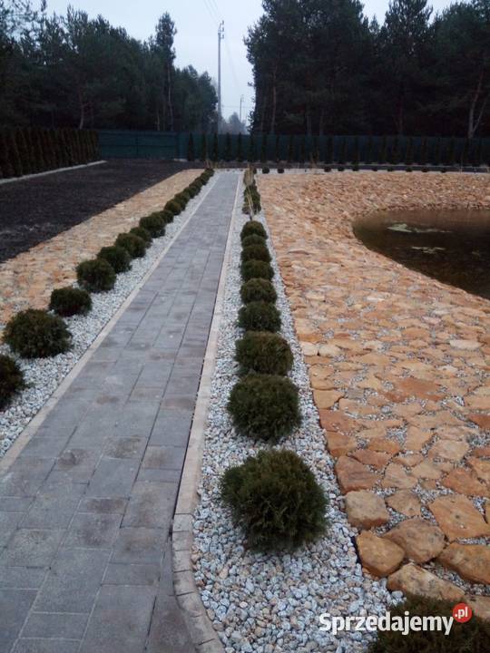 kamień na skarpy stawu w kwocie hydrotechniczny Radomsko