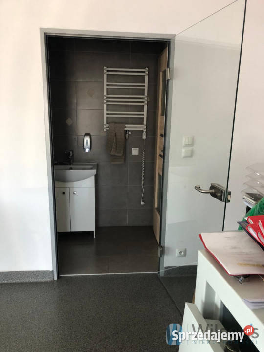 Lokal Stare Babice 327m2 Ilość pomieszczeń 3