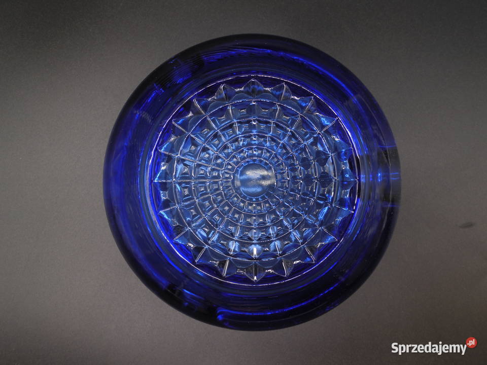 Popielniczka ze szkła kobaltowego lata 70 wielkopolskie Raszków