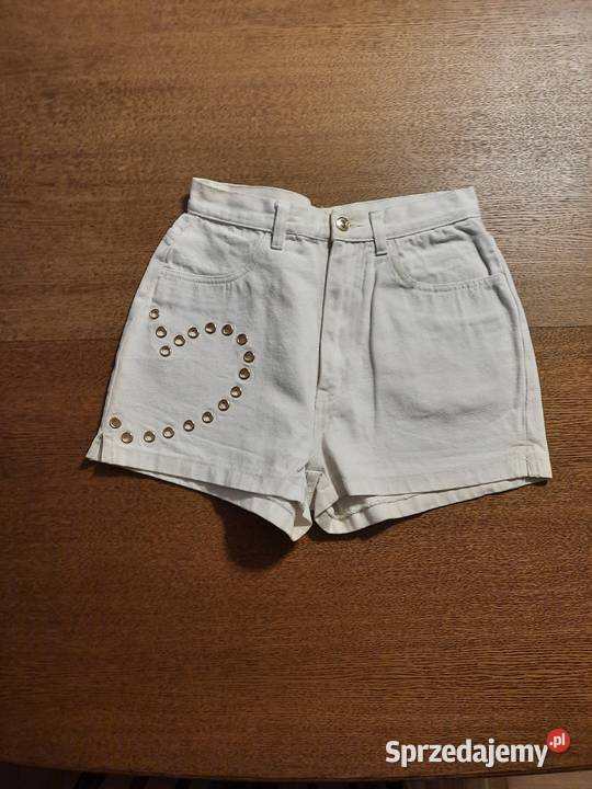 Spodenki krótkie ze złotymi ozdobami dolnośląskie Wrocław