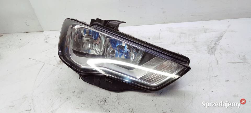 REFLEKTOR PRAWY AUDI A3 8V 8V0941004A UK śląskie Przystajń
