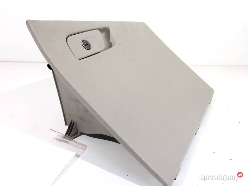 SCHOWEK PASAŻERA CHRYSLER PACIFICA Minivan