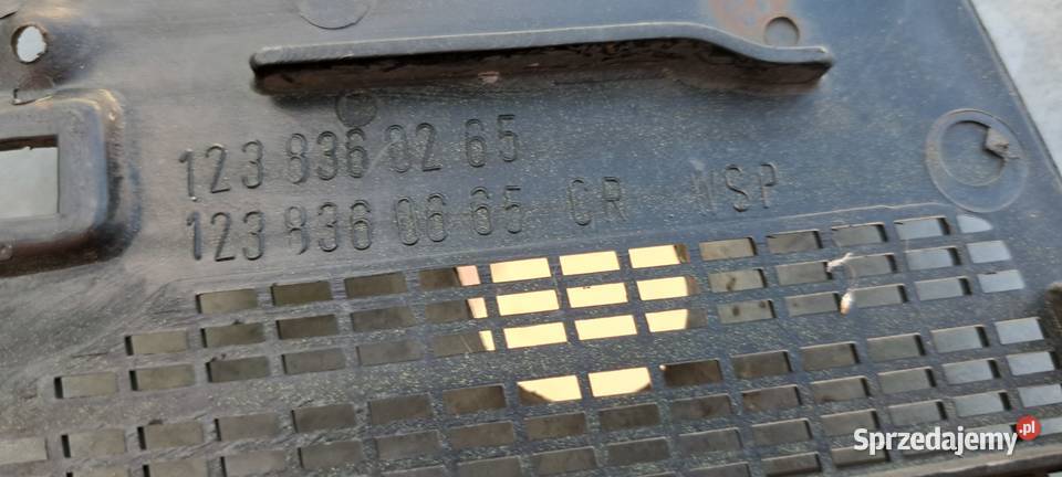 Kratka podszybia prawa Mercedes W123 1238360265 osobowe