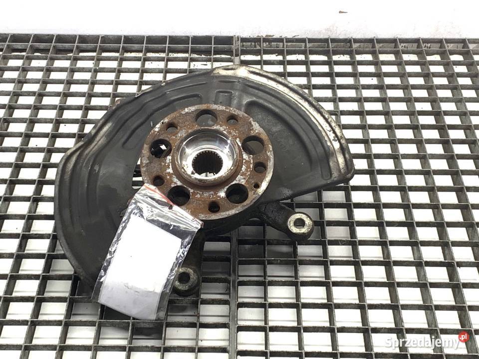 ZWROTNICA PRAWY PRZÓD MERCEDES W176 16 122 1218 osobowe Zwrotnice Zwrotnice