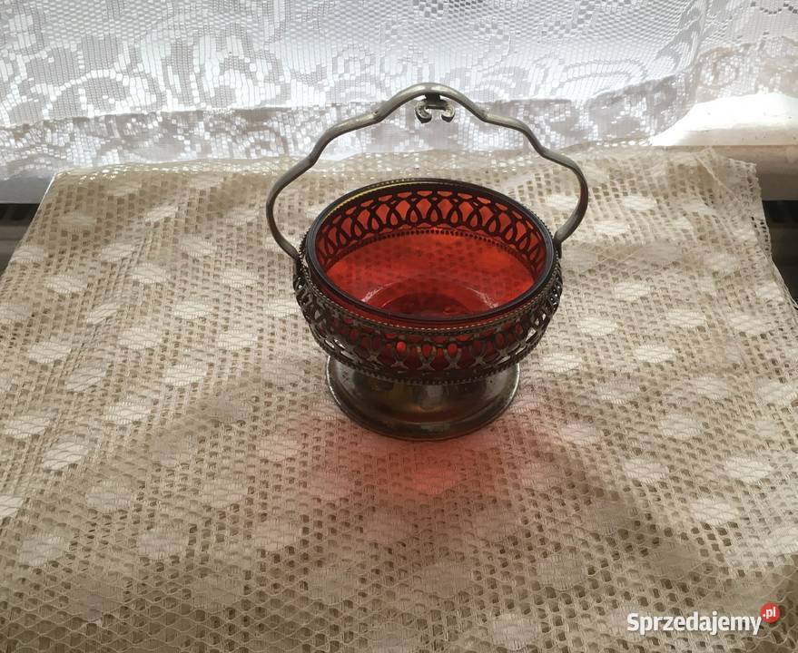 Cukiernica z czerwonym szkłem sprzedam