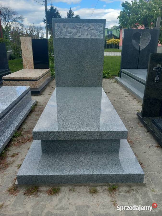 Nagrobek ziemny Kuru Grey rzeźba 8 Strzegom