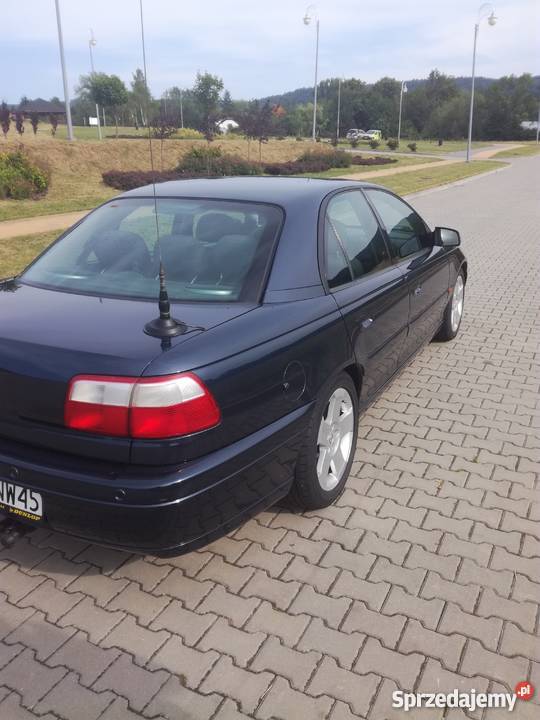 Zadbana omega 22 16v z nową instalacja gazową manualna Gorlice sprzedam