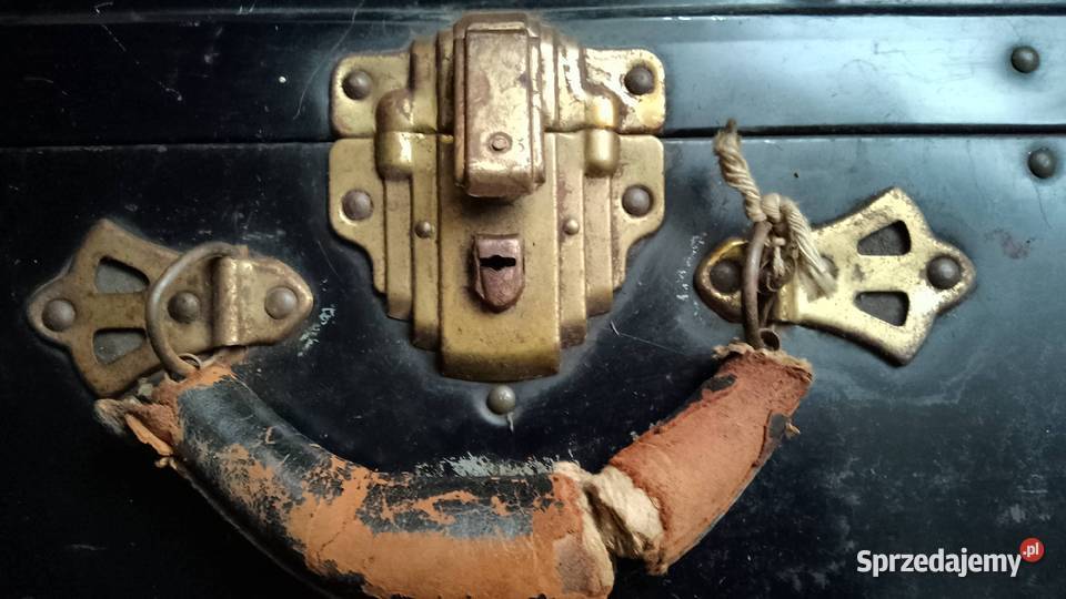 Stara walizka z okuciami Pozostałe Nakło nad Notecią