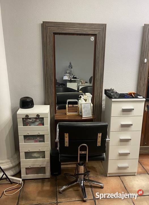 Stanowisko Barbera Fryzjerki Manicurzystki Warszawa