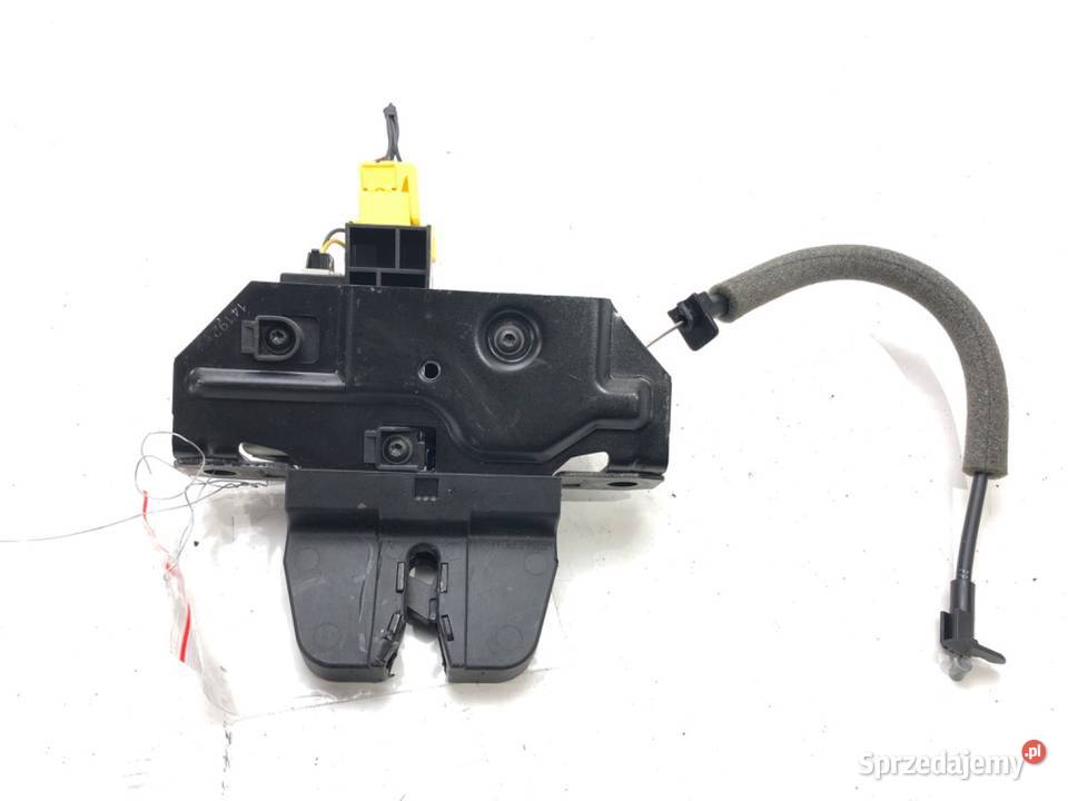 ZAMEK KLAPY TYŁ OPEL VECTRA C SedanLimuzyna 0209 osobowe