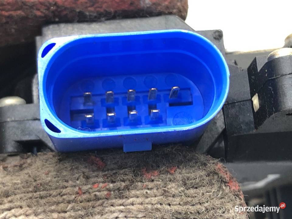 ZAMEK DRZWI PRAWY PRZÓD VW GOLF V Hatchback