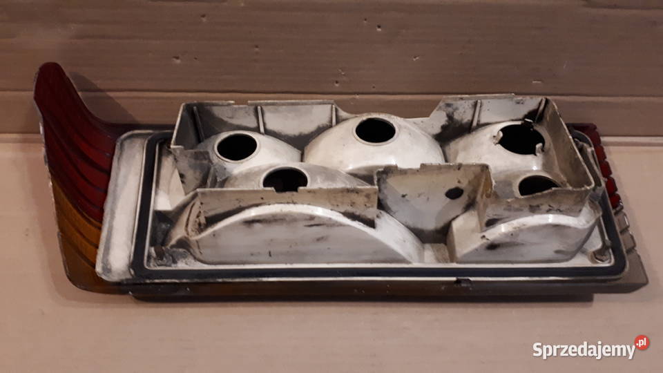 Lampa tylna lewa Peugeot 305 osobowe Pszczyna