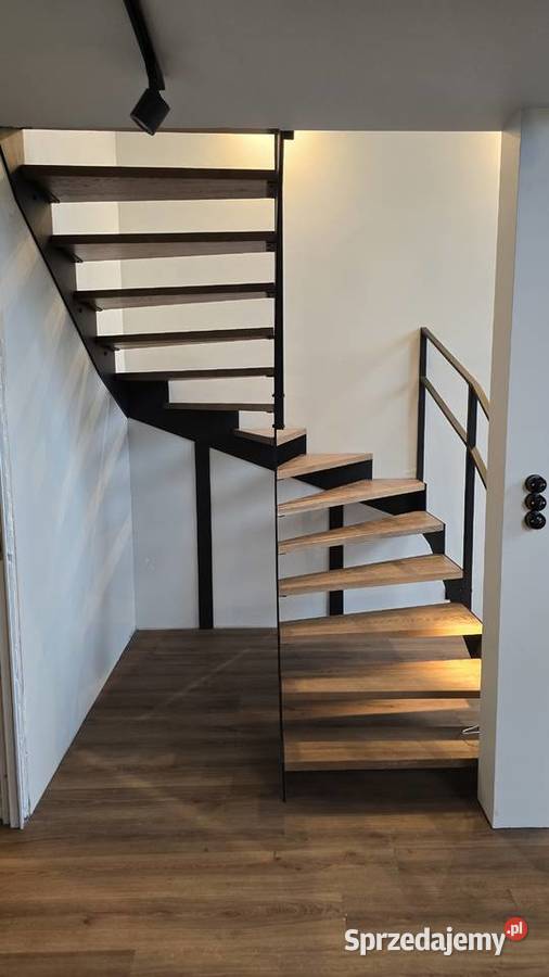 Schody wewnętrzne metalowe drewniane Loft kujawsko-pomorskie