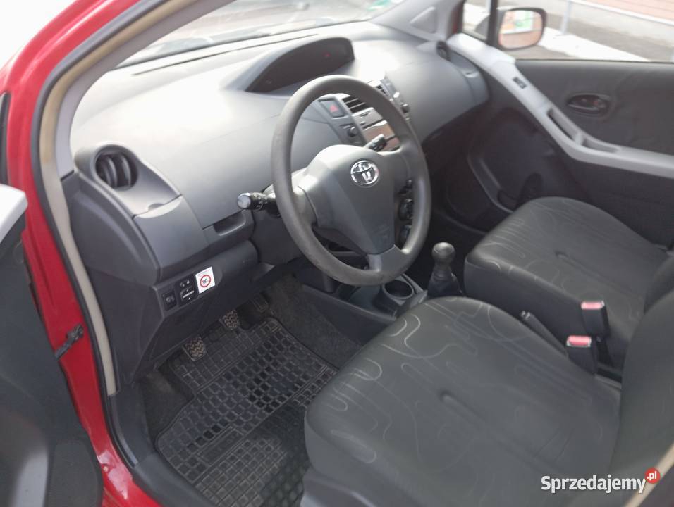 Toyota Yaris 5 drzwi 170 przebiegu benzyna śląskie Bielsko-Biała