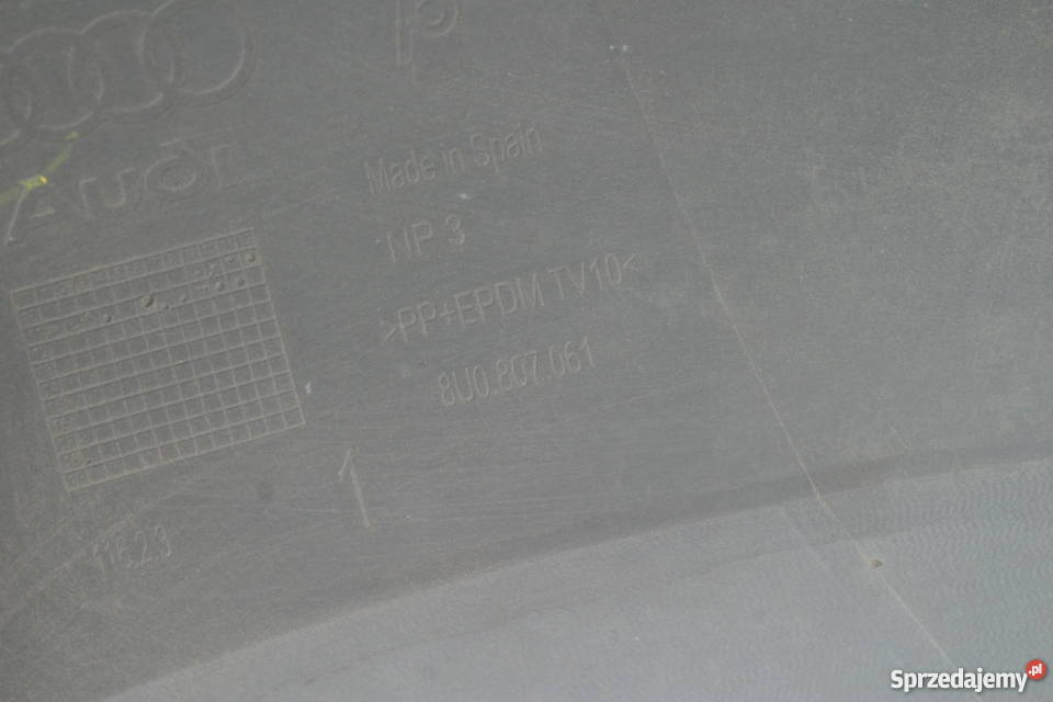 AUDI Q3 HOKEJ LISTWA DOKŁADKA ZDERZAKA PRZÓD Bieleń