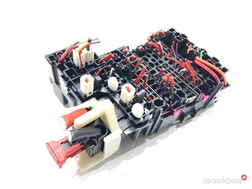 SKRZYNKA BEZPIECZNIKÓW VW ARTEON 5Q0937615C Skrzynki bezpieczników