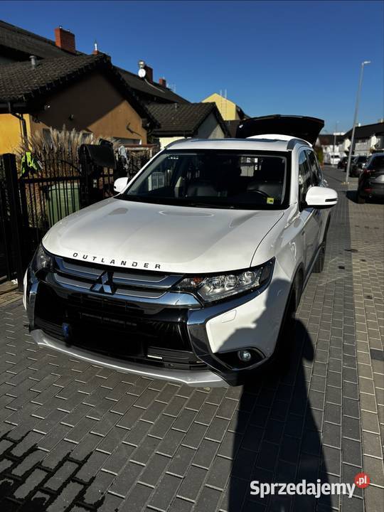 Mitsubishi Outlander 20 Intense Navi 4WD CVT LPG gniazdo AUX wielkopolskie