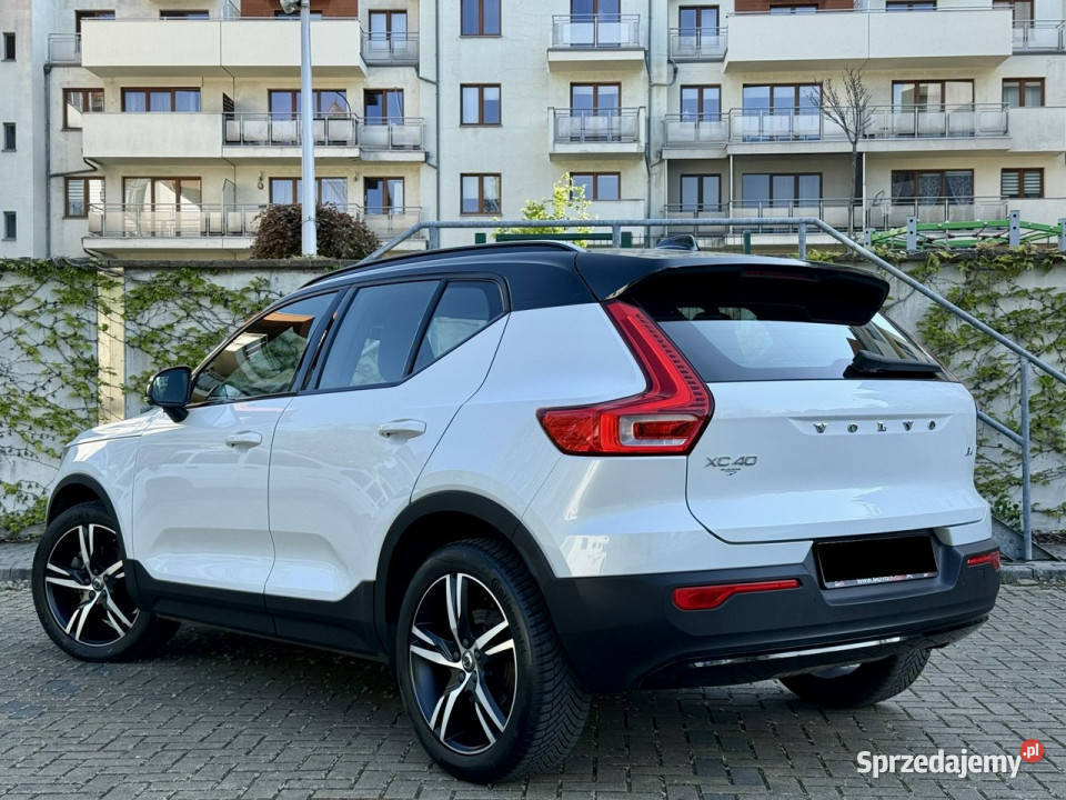 Volvo XC 40 20 B4 RDesign Faktura VAT 23 harman Rok produkcji 2021 śląskie Tarnowskie Góry