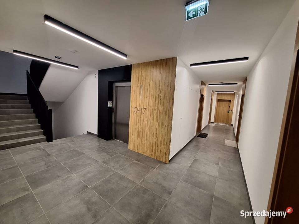 Mieszkanie 2pok 4252 m balkon klima garaż kom Sprzedaż