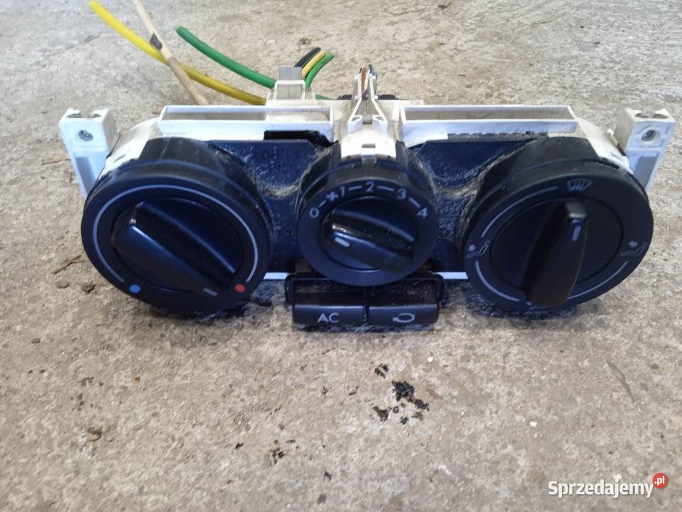 VW polo 6N0 VW Lupo golf IV panel klimatyzacji Rok produkcji 2004 Części samochodowe dolnośląskie sprzedam