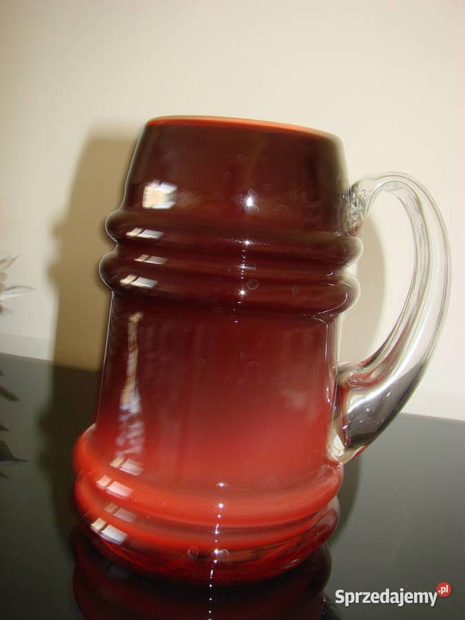 kufel z czerwonego szkła Pruszcz Gdański sprzedam