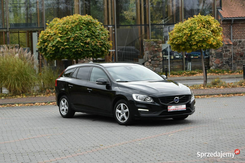 Volvo V60 20d 120 Manual 2015r LED NAVi TEMPOMAT ESP Kampinos