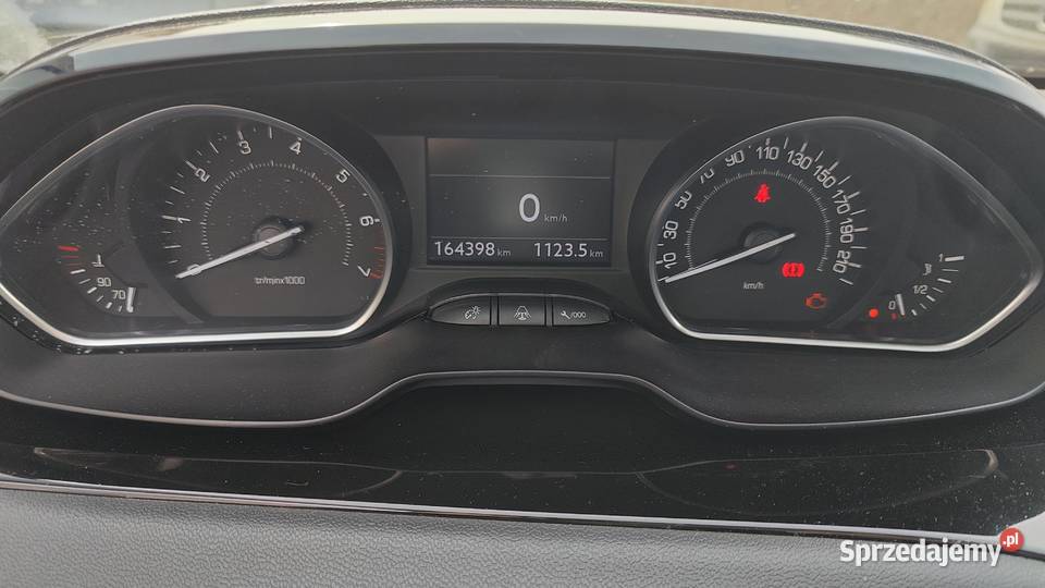 Peugeot 208 16 benzyna JBL Panorama Navi manualna
