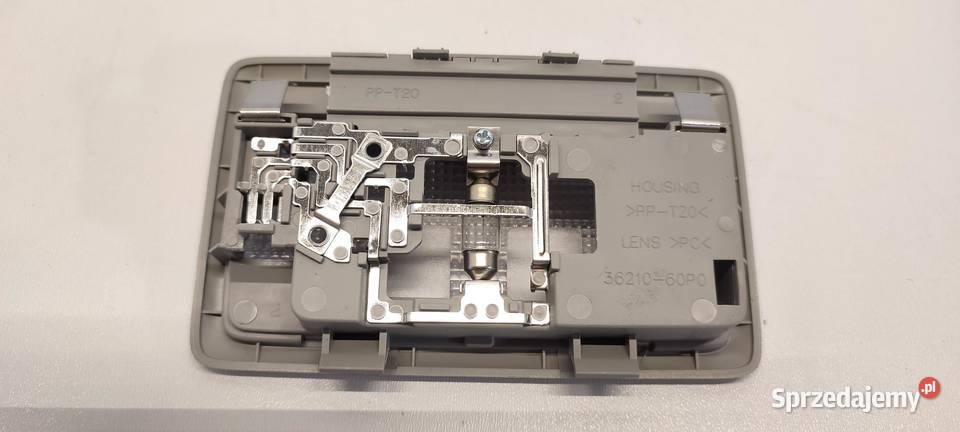 SUZUKI SX4 SCROSS LAMPKA PODSUFITKI 3621060P0