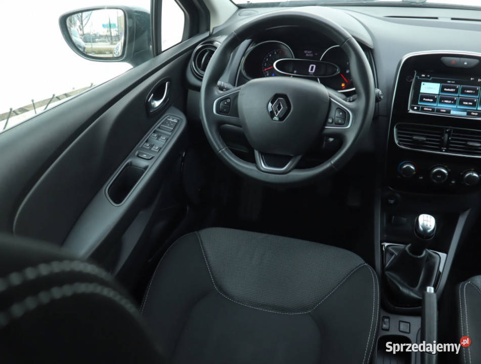 Renault Clio 09 TCe Hatchback