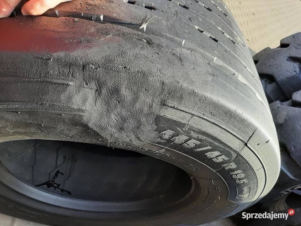 2x Opona używana ciężarowa 44545R195 MICHELIN