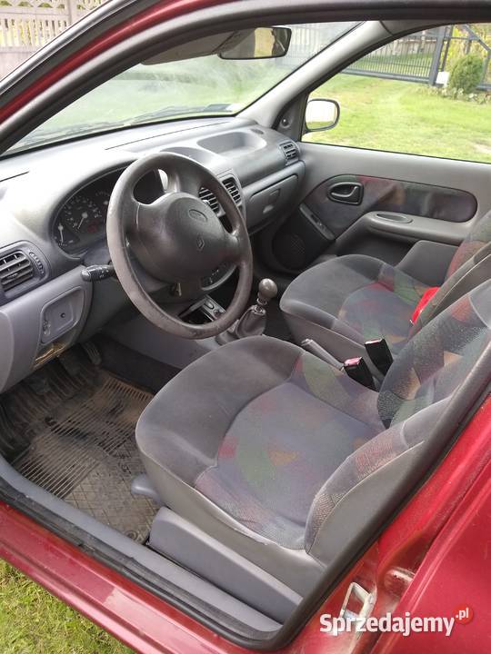 samochód osobowy nieuszkodzony Clio