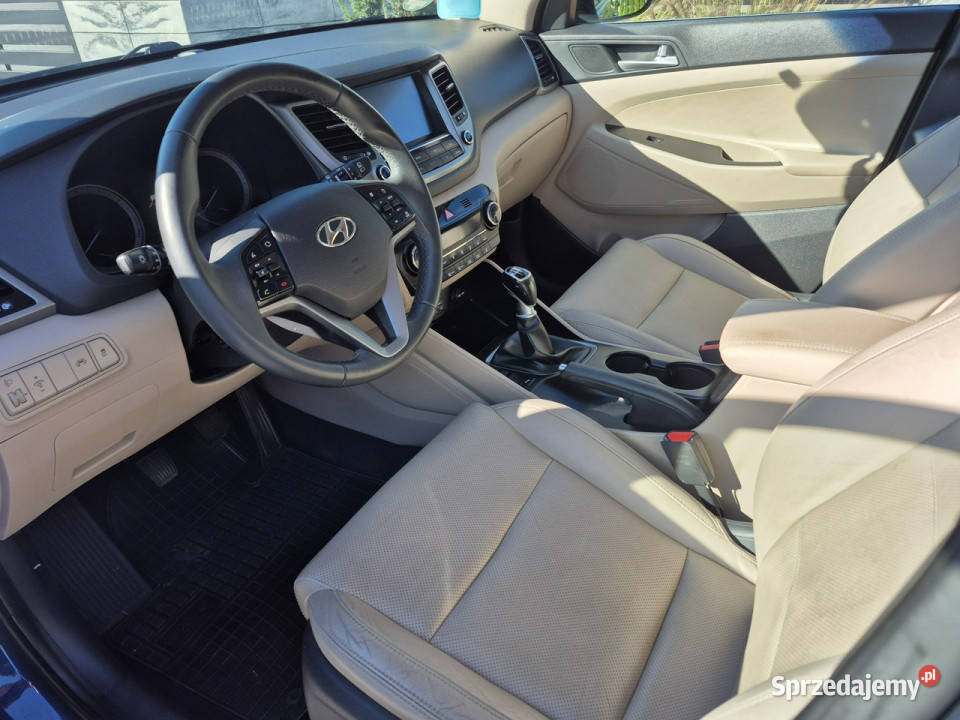 Hyundai Tucson kamera skóra navi 16 turbo manualna Drelów