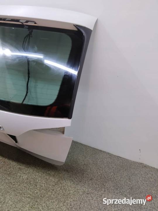 KLAPA TYŁ SZYBA USZKODZONA Skoda Scala I 2019