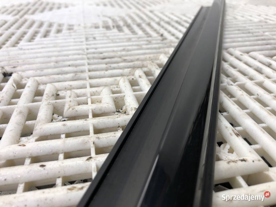 LISTWA ZGARNIAJĄCA PRZÓD PRAWA AUDI Q5 8R