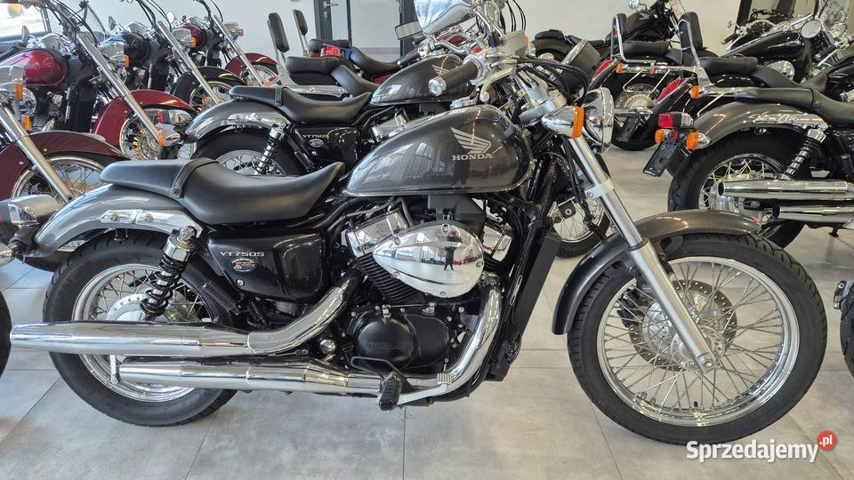 7000 hONDA VT 750 s NÓWKA 2 LATA GWARARNCJI Rok produkcji 2010 Chrzanów