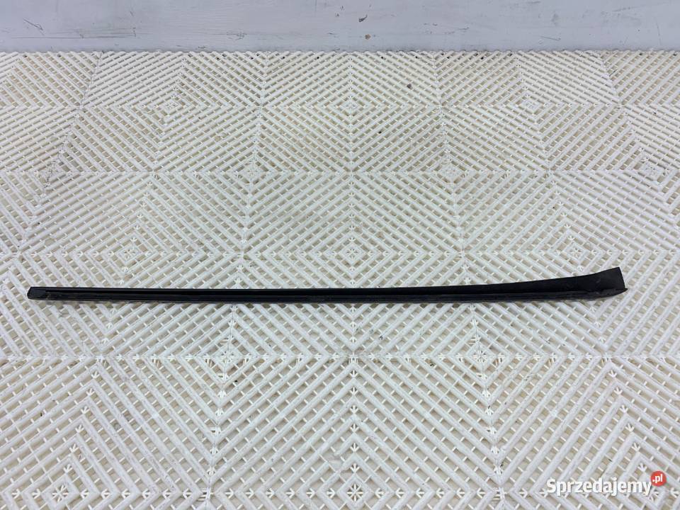 LISTWA ZGARNIAJĄCA PRZÓD LEWY VW GOLF VII