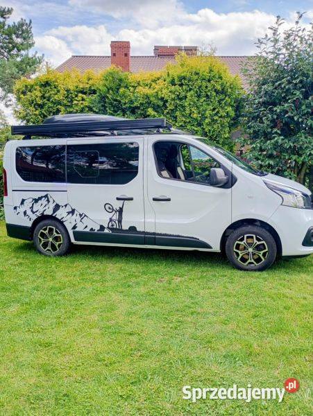 Renault Trafic 9 osób kampervan Rok produkcji 2015 Sędziszów