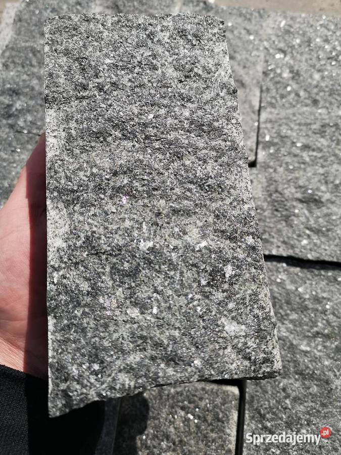 Kostka Brukowa GRANITOWA CZARNA cięto łupana Marki