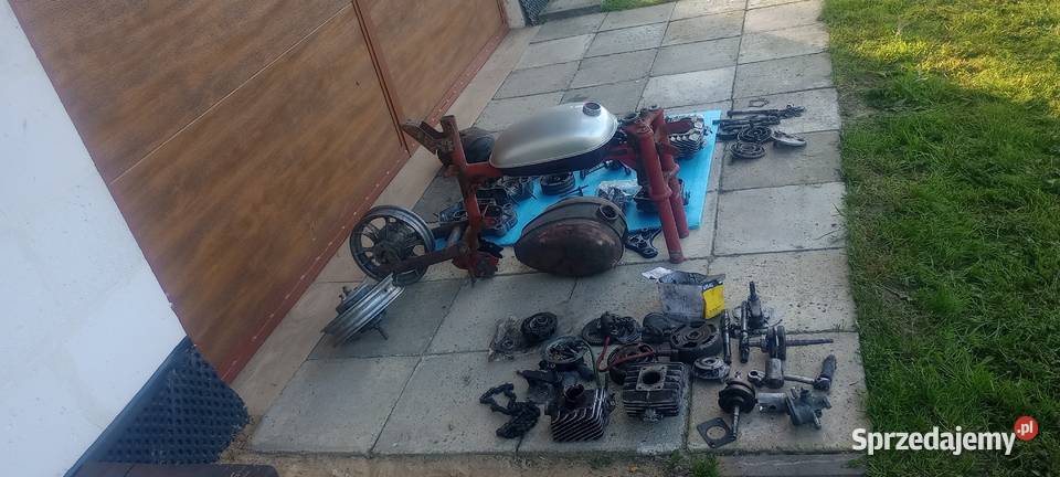 Motorynkaczęściw całości