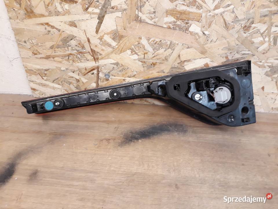 RENAULT MEGANE 4 IV KOMBI LAMPA LEWA TYŁ TYLNA lampy tylne Oświetlenie