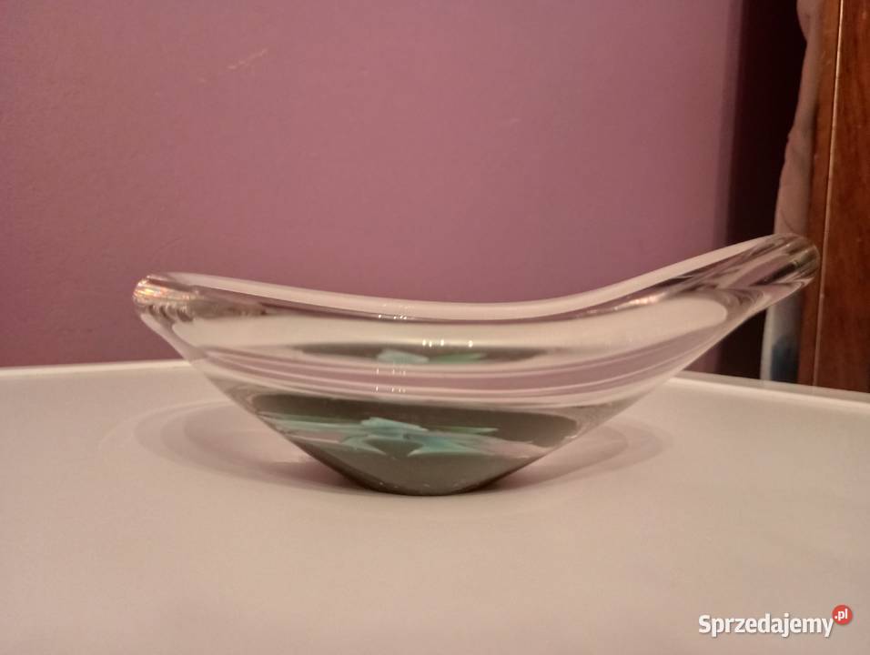 Szklana patera autorstwa Paula Kedelva Biłgoraj