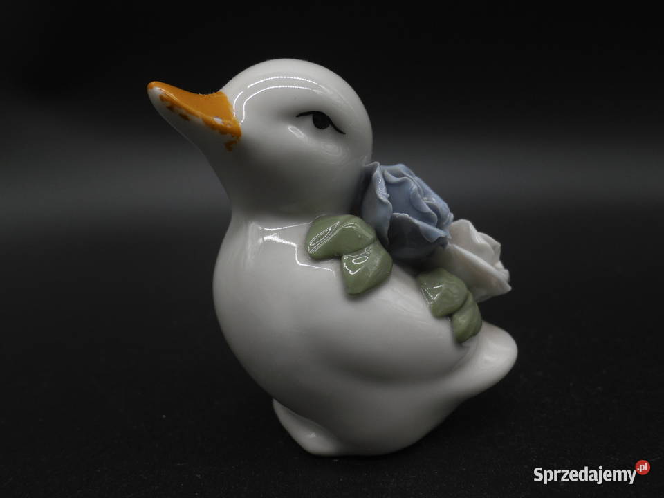 Figurka kaczki ozdobiona kwiatami Raszków