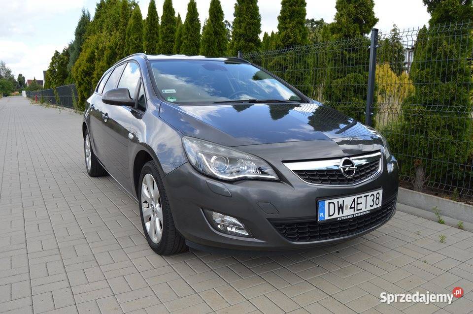 Opel Astra J 14 Turbo BixenonLED pedantycznie