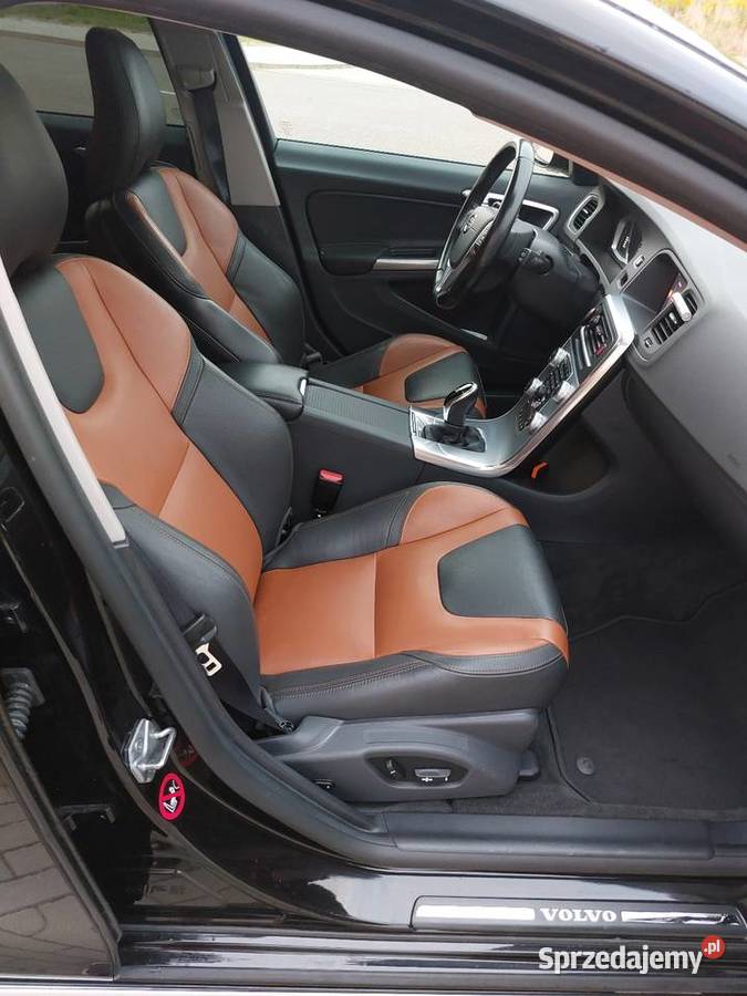 Volvo V60 Cross Country T5 AWD 2018 podlaskie Białystok sprzedam