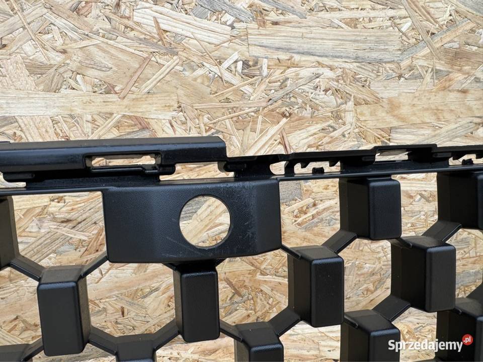 Kratka środkowa zderzaka przód megane 5 V etech Sieraków
