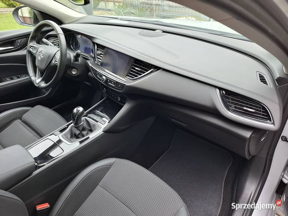 Insignia Hatchback serwisowany w ASO świętokrzyskie Morawica sprzedam