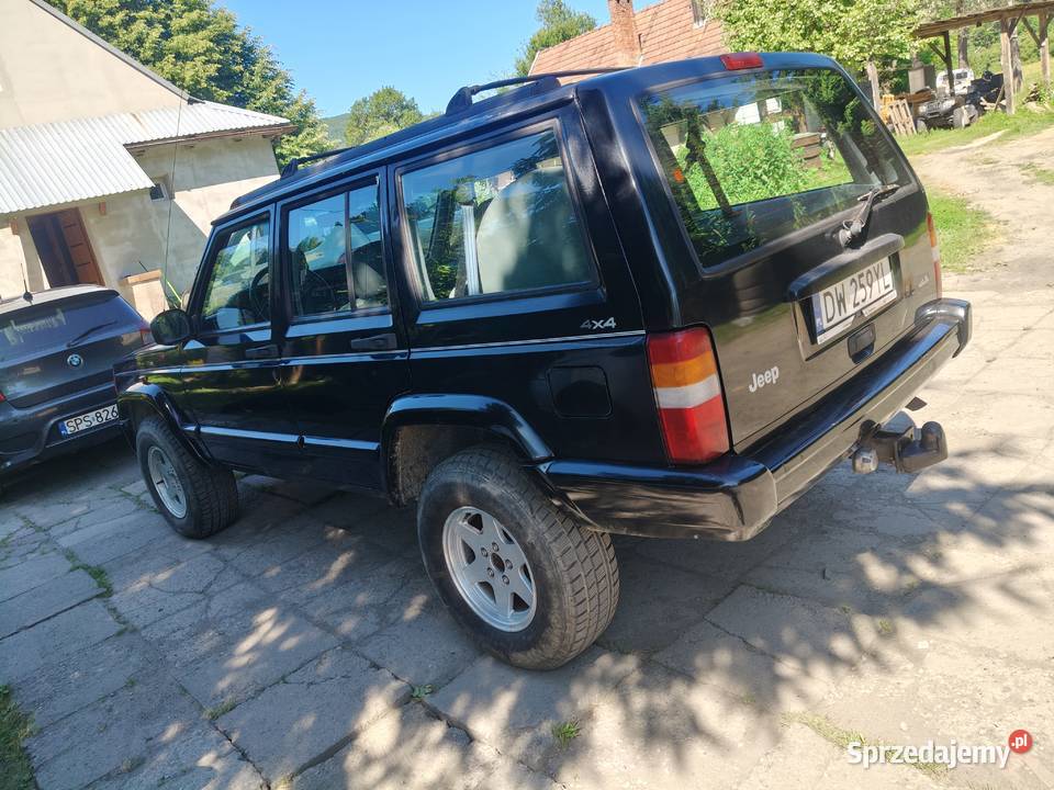 Jeep Cherokee 25 td Piękny Jeep Ustrzyki Dolne