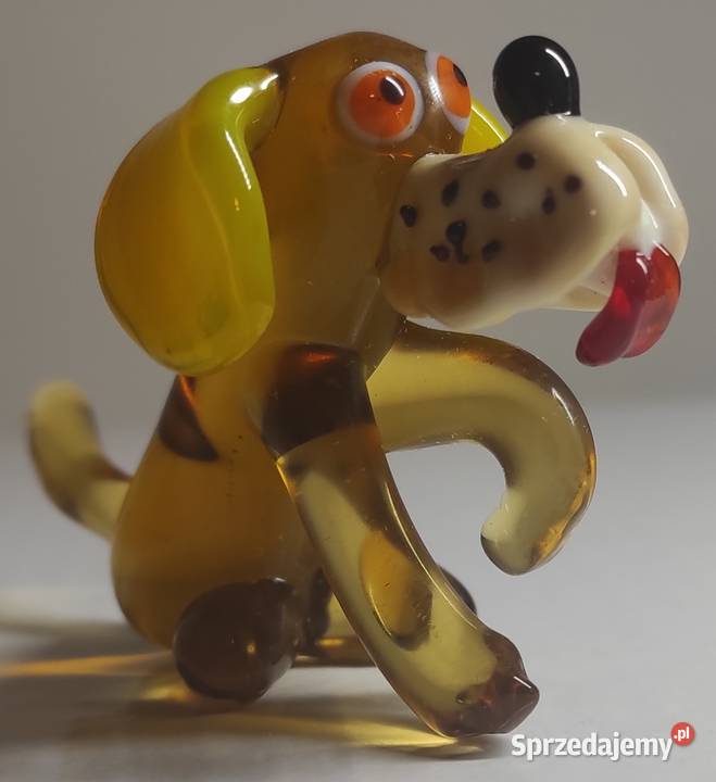 Szklany pies ze szkła kolorowy szkło artystyczne Warszawa