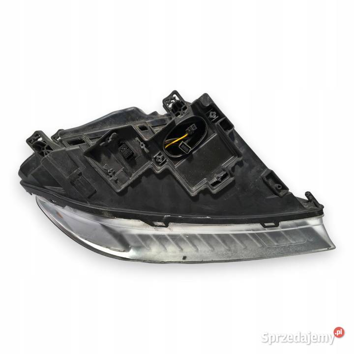 LAMPA LEWA Volvo V70 III XC70 II XENON lewy