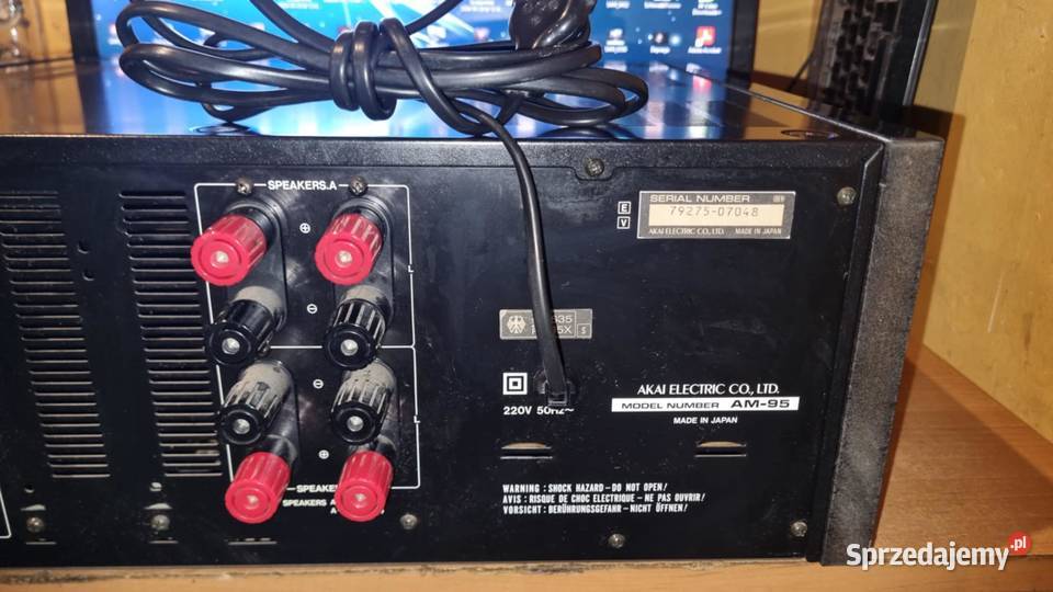 Potężny wzmacniacz Akai AM95 2x180Watt 4ohm